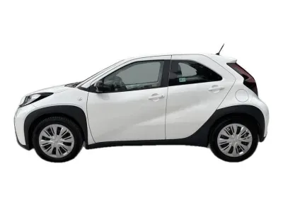 BIAŁY SUV TOYOTA AYGO X z 2022 r., BENZYNA, skrzynia biegów AUTOMATYCZNA 72KM, zdjęcie 2 z 19
