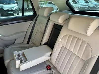 CZARNY KOMBI SKODA SUPERB z 2022 r., BENZYNA, skrzynia biegów AUTOMATYCZNA 190KM, zdjęcie 18 z 19