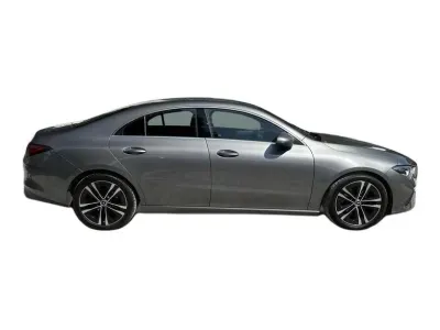 SZARY SEDAN MERCEDES CLASE CLA z 2023 r., BENZYNA, skrzynia biegów AUTOMATYCZNA 150KM, zdjęcie 12 z 18
