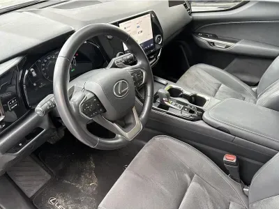 SZARY SUV LEXUS NX z 2021 r., HYBRYDA/BENZYNA, skrzynia biegów AUTOMATYCZNA 242KM, zdjęcie 7 z 19