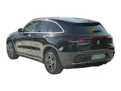 CZARNY SUV MERCEDES CLASE EQC z 2022 r., ELEKTRYCZNY, skrzynia biegów AUTOMATYCZNA 408KM, zdjęcie 2 z 18