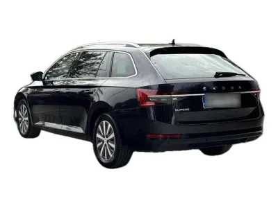CZARNY KOMBI SKODA SUPERB z 2022 r., DIESEL, skrzynia biegów AUTOMATYCZNA 150KM, zdjęcie 6 z 19