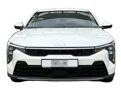 BIAŁY HATCHBACK KIA K4 z 2026 r., BENZYNA, skrzynia biegów AUTOMATYCZNA 150KM, zdjęcie 2 z 11