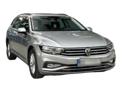 SREBRNY KOMBI VOLKSWAGEN PASSAT z 2022 r., BENZYNA, skrzynia biegów AUTOMATYCZNA 150KM, zdjęcie 3 z 19