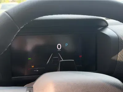 CZARNY HATCHBACK CITROEN C4 z 2026 r., HYBRYDA/BENZYNA, skrzynia biegów AUTOMATYCZNA 145KM, zdjęcie 17 z 19