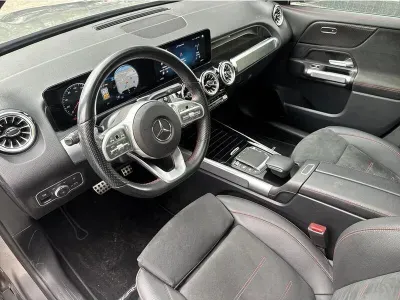 SZARY SUV MERCEDES CLASE GLB z 2053 r., BENZYNA, skrzynia biegów AUTOMATYCZNA 224KM, zdjęcie 12 z 19