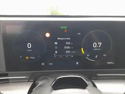 BIAŁY SUV HYUNDAI KONA z 2023 r., BENZYNA, skrzynia biegów AUTOMATYCZNA 199KM, zdjęcie 3 z 14