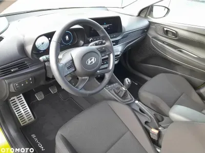 ZIELONY CROSSOVER HYUNDAI BAYON z 2025 r., BENZYNA, skrzynia biegów MANUALNA 101KM, zdjęcie 10 z 13