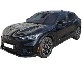 CZARNY SUV FORD MUSTANG MACH-E z 2022 r., ELEKTRYCZNY, skrzynia biegów AUTOMATYCZNA 358KM, zdjęcie główne