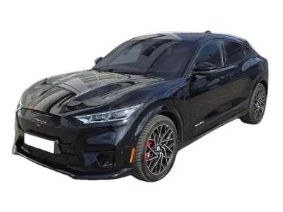 CZARNY SUV FORD MUSTANG MACH-E z 2022 r., ELEKTRYCZNY, skrzynia biegów AUTOMATYCZNA 358KM, zdjęcie główne