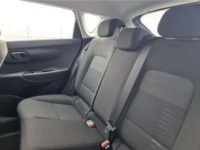 NIEBIESKI SUV HYUNDAI BAYON z 2026 r., BENZYNA, skrzynia biegów MANUALNA 90KM, zdjęcie 4 z 17