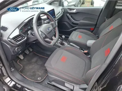 CZARNY HATCHBACK FORD FIESTA z 2023 r., BENZYNA, skrzynia biegów MANUALNA 74KM, zdjęcie 18 z 27
