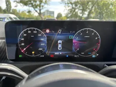 SZARY SEDAN MERCEDES CLASE CLA z 2023 r., BENZYNA, skrzynia biegów AUTOMATYCZNA 150KM, zdjęcie 6 z 18