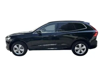 CZARNY SUV VOLVO XC60 z 2022 r., BENZYNA, skrzynia biegów AUTOMATYCZNA 197KM, zdjęcie 2 z 19