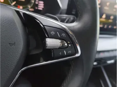 SZARY KOMBI SKODA OCTAVIA IV z 2023 r., DIESEL, skrzynia biegów AUTOMATYCZNA 150KM, zdjęcie 15 z 19