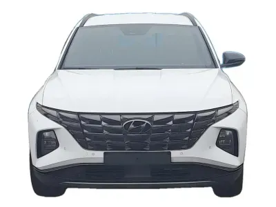 BIAŁY SUV HYUNDAI TUCSON z 2024 r., HYBRYDA/BENZYNA, skrzynia biegów AUTOMATYCZNA 230KM, zdjęcie 13 z 18