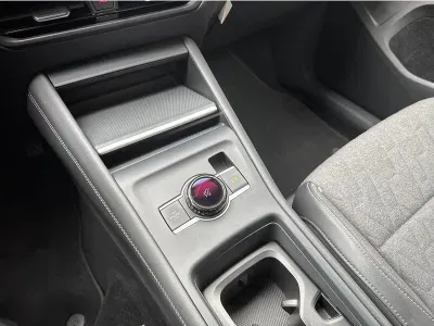 SREBRNY SUV VOLKSWAGEN TIGUAN z 2024 r., BENZYNA, skrzynia biegów AUTOMATYCZNA 131KM, zdjęcie 3 z 19