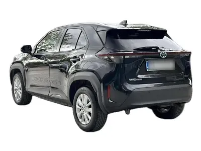 CZARNY SUV TOYOTA YARIS-CROSS z 2022 r., HYBRYDA/BENZYNA, skrzynia biegów AUTOMATYCZNA 116KM, zdjęcie 16 z 19
