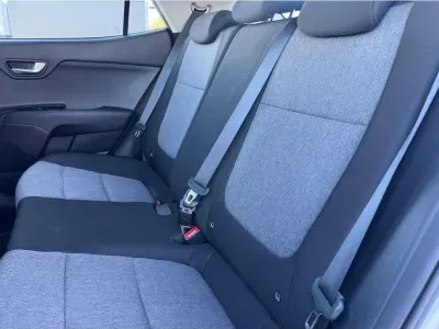 SREBRNY SUV KIA STONIC z 2026 r., BENZYNA, skrzynia biegów MANUALNA 74KM, zdjęcie 12 z 21