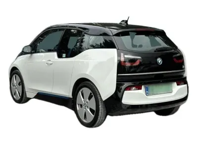 BIAŁY HATCHBACK BMW I3 z 2022 r., ELEKTRYCZNY, skrzynia biegów AUTOMATYCZNA 170KM, zdjęcie 16 z 17