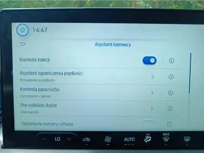 NIEBIESKI KOMBI FORD FOCUS z 2024 r., DIESEL, skrzynia biegów AUTOMATYCZNA 115KM, zdjęcie 20 z 20