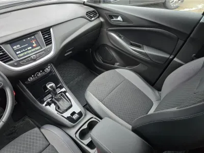 SZARY SUV OPEL GRANDLAND X z 2021 r., BENZYNA, skrzynia biegów AUTOMATYCZNA 130KM, zdjęcie 11 z 20
