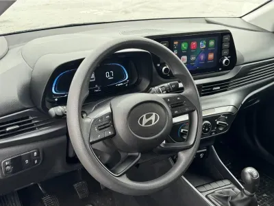 CZERWONY HATCHBACK HYUNDAI I20 z 2024 r., BENZYNA, skrzynia biegów MANUALNA 84KM, zdjęcie 8 z 8