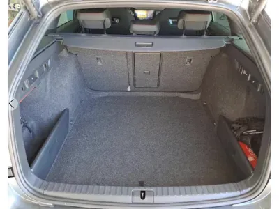 SZARY KOMBI SKODA OCTAVIA COMBI z 2022 r., BENZYNA, skrzynia biegów AUTOMATYCZNA 245KM, zdjęcie 2 z 5
