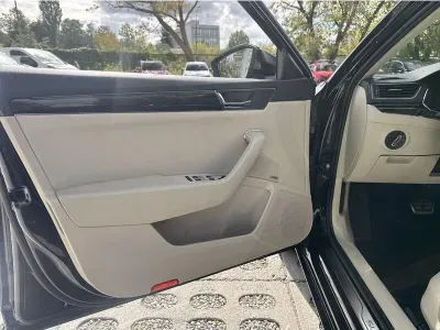 CZARNY KOMBI SKODA SUPERB z 2022 r., BENZYNA, skrzynia biegów AUTOMATYCZNA 190KM, zdjęcie 6 z 19