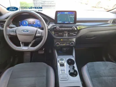 CZERWONY SUV FORD KUGA z 2023 r., HYBRYDA/BENZYNA, skrzynia biegów AUTOMATYCZNA 140KM, zdjęcie 5 z 21