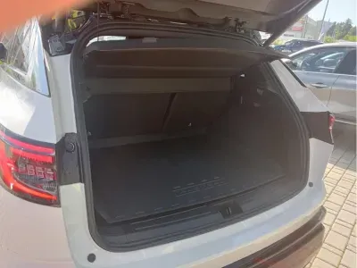 BIAŁY SUV RENAULT AUSTRAL z 2024 r., BENZYNA, skrzynia biegów AUTOMATYCZNA 200KM, zdjęcie 9 z 11