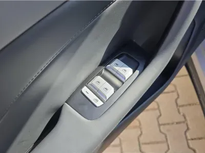 SZARY SUV MG MGS5 EV z 2025 r., ELEKTRYCZNY, skrzynia biegów AUTOMATYCZNA 125KM, zdjęcie 28 z 28