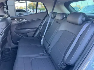 SREBRNY SUV KIA SPORTAGE z 2025 r., BENZYNA, skrzynia biegów AUTOMATYCZNA 110KM, zdjęcie 8 z 22