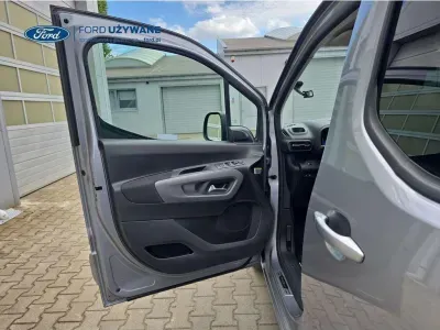 SZARY VAN TOYOTA PROACE CITY VERSO z 2024 r., DIESEL, skrzynia biegów AUTOMATYCZNA 96KM, zdjęcie 11 z 25