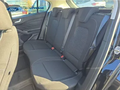 CZARNY HATCHBACK FORD FOCUS z 2023 r., BENZYNA, skrzynia biegów MANUALNA 92KM, zdjęcie 8 z 29