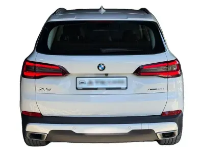 BIAŁY SUV BMW X5 z 2022 r., BENZYNA, skrzynia biegów AUTOMATYCZNA 333KM, zdjęcie 11 z 13