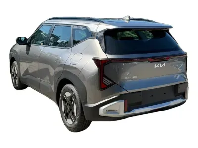 BEŻOWY CROSSOVER KIA SELTOS z 2026 r., BENZYNA, skrzynia biegów AUTOMATYCZNA 150KM, zdjęcie 2 z 5