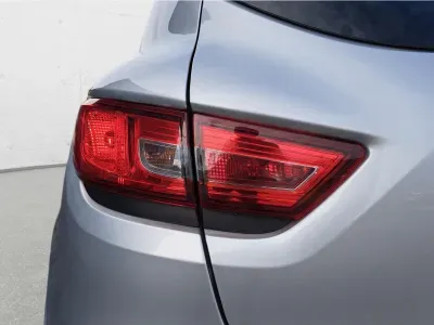 SREBRNY HATCHBACK RENAULT CLIO IV GENERATION z 2020 r., BENZYNA, skrzynia biegów MANUALNA 90KM, zdjęcie 5 z 10