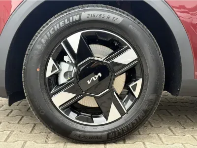 BORDOWY SUV KIA SPORTAGE z 2026 r., BENZYNA, skrzynia biegów AUTOMATYCZNA 150KM, zdjęcie 7 z 17