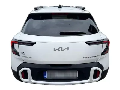 BIAŁY SUV KIA STONIC z 2025 r., HYBRYDA/BENZYNA, skrzynia biegów AUTOMATYCZNA 85KM, zdjęcie 6 z 6
