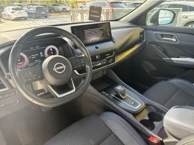 CZARNY SUV NISSAN QASHQAI z 2022 r., BENZYNA, skrzynia biegów AUTOMATYCZNA 158KM, zdjęcie 7 z 19