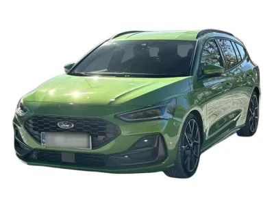 ZIELONY KOMBI FORD FOCUS z 2024 r., BENZYNA, skrzynia biegów AUTOMATYCZNA 280KM, zdjęcie główne