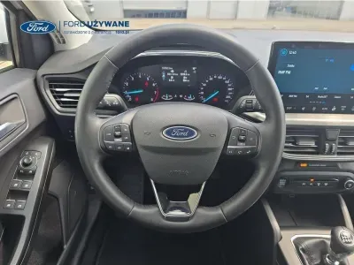 SREBRNY KOMBI FORD FOCUS z 2023 r., BENZYNA, skrzynia biegów MANUALNA 92KM, zdjęcie 19 z 20