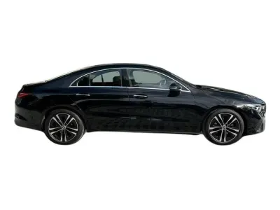 CZARNY SEDAN MERCEDES CLASE CLA z 2023 r., BENZYNA, skrzynia biegów AUTOMATYCZNA 136KM, zdjęcie 7 z 18