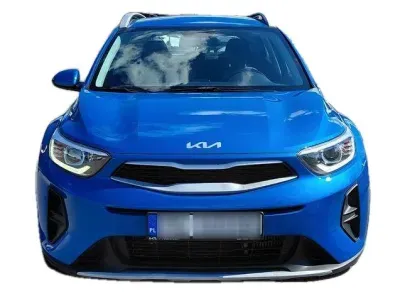 NIEBIESKI SUV KIA STONIC z 2023 r., BENZYNA, skrzynia biegów MANUALNA 75KM, zdjęcie 2 z 24