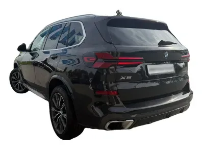 CZARNY SUV BMW X5 z 2024 r., DIESEL, skrzynia biegów AUTOMATYCZNA 340KM, zdjęcie 9 z 11
