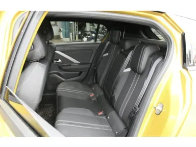 ZŁOTY HATCHBACK OPEL ASTRA VI z 2024 r., BENZYNA, skrzynia biegów AUTOMATYCZNA 130KM, zdjęcie 13 z 16