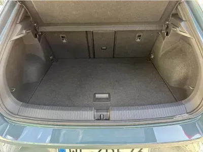 NIEBIESKI SUV VOLKSWAGEN T-ROC z 2022 r., BENZYNA, skrzynia biegów AUTOMATYCZNA 150KM, zdjęcie 18 z 19