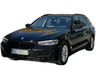 CZARNY KOMBI BMW SERIE 5 z 2023 r., DIESEL, skrzynia biegów AUTOMATYCZNA 150KM, zdjęcie główne
