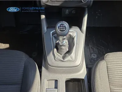 CZERWONY HATCHBACK FORD FOCUS z 2023 r., BENZYNA, skrzynia biegów MANUALNA 92KM, zdjęcie 9 z 27